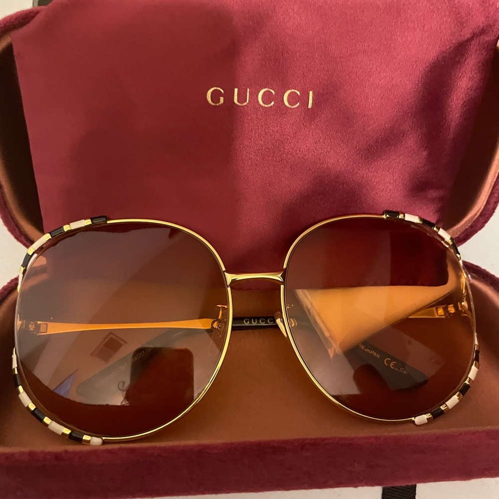 Gucci Women's Sunglasses with Gold Frame and Brown Lenses